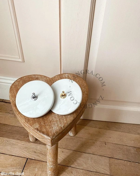 interrupteur en porcelaine blanche va-et-vient ou simple - levier en laiton