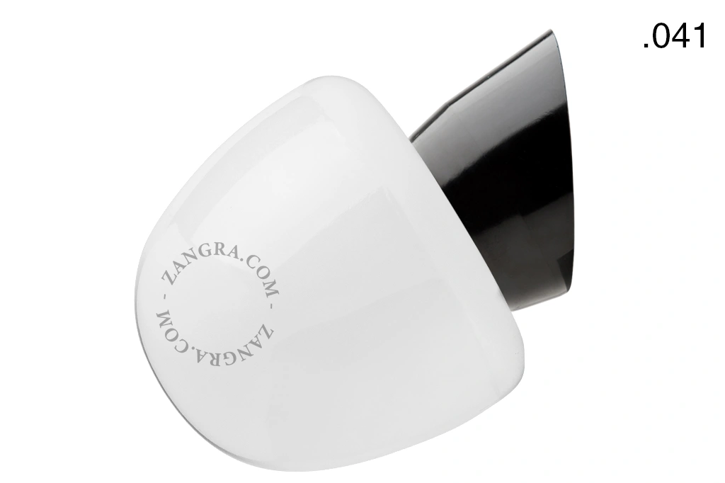 czarna lampa ścienna ze szklanym kloszem - Ø 11 cm