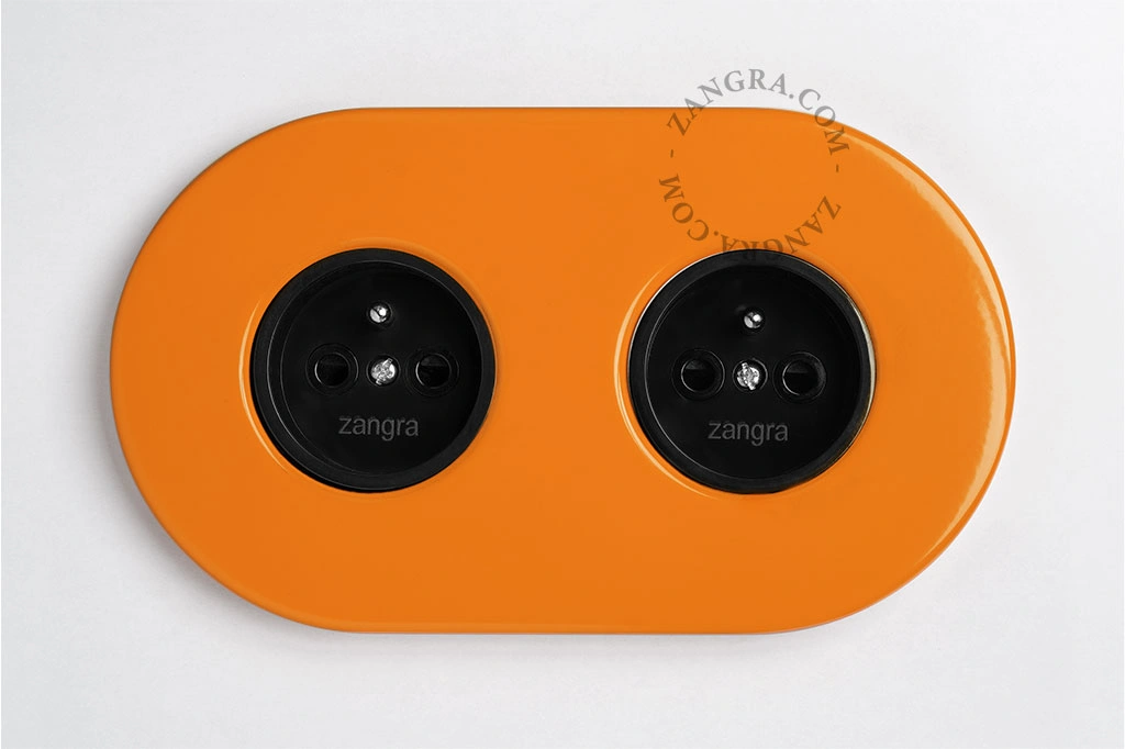 oranje dubbel stopcontact