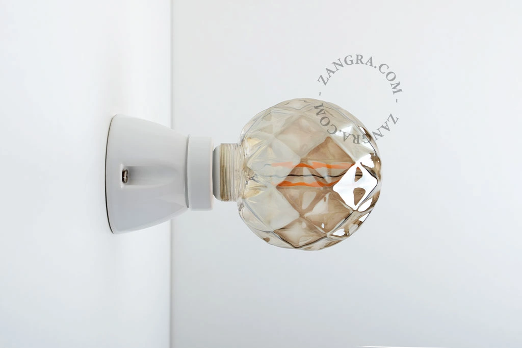 E27 dimbar filament LED ljuskälla - rökt glas - konkav - 2200K - 4W
