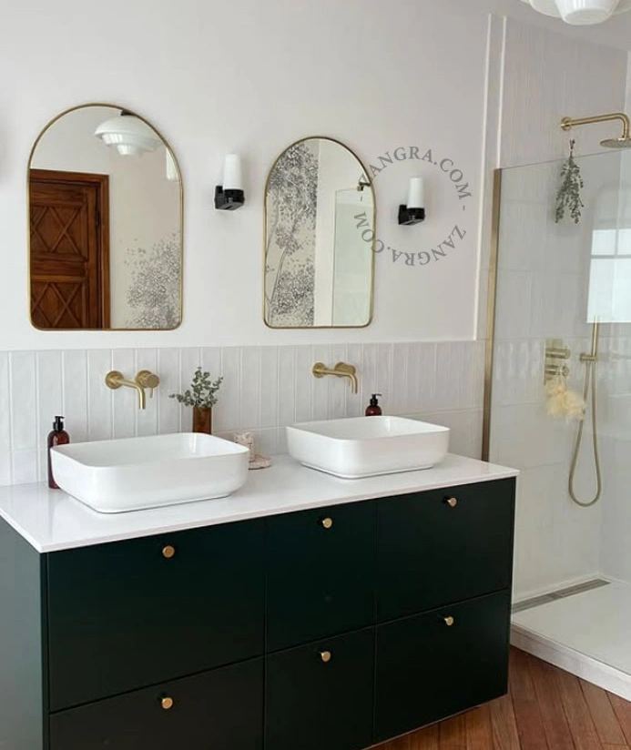 zewnętrzna lub łazienkowa czarna porcelanowa lampa ścienna - IP44