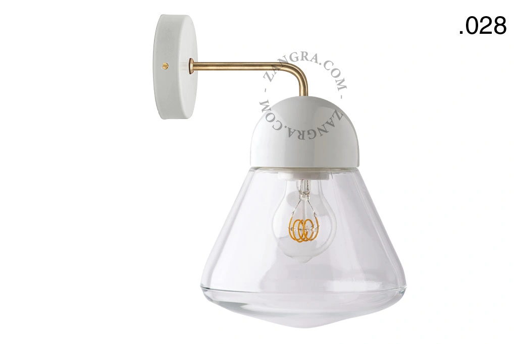 wandlamp van porselein en glas