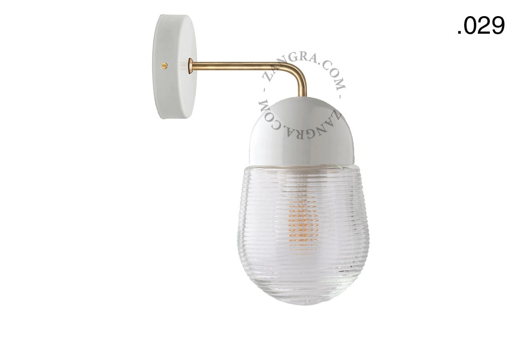 wandlamp van porselein en glas
