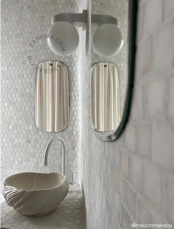 zewnętrzna lub łazienkowa lampa ścienna biała porcelana ze szklanym kloszem - IP54