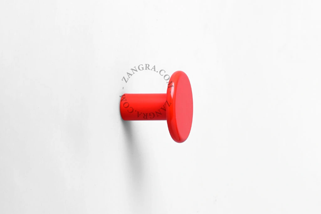 gancho vermelho para casacos