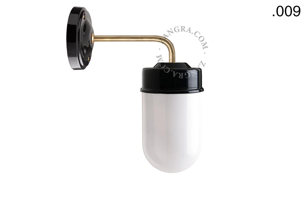 applique en porcelaine noire avec globe en verre