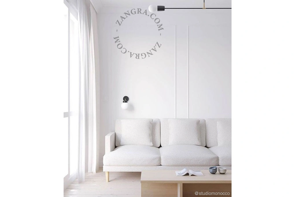 applique en porcelaine noire avec globe en verre