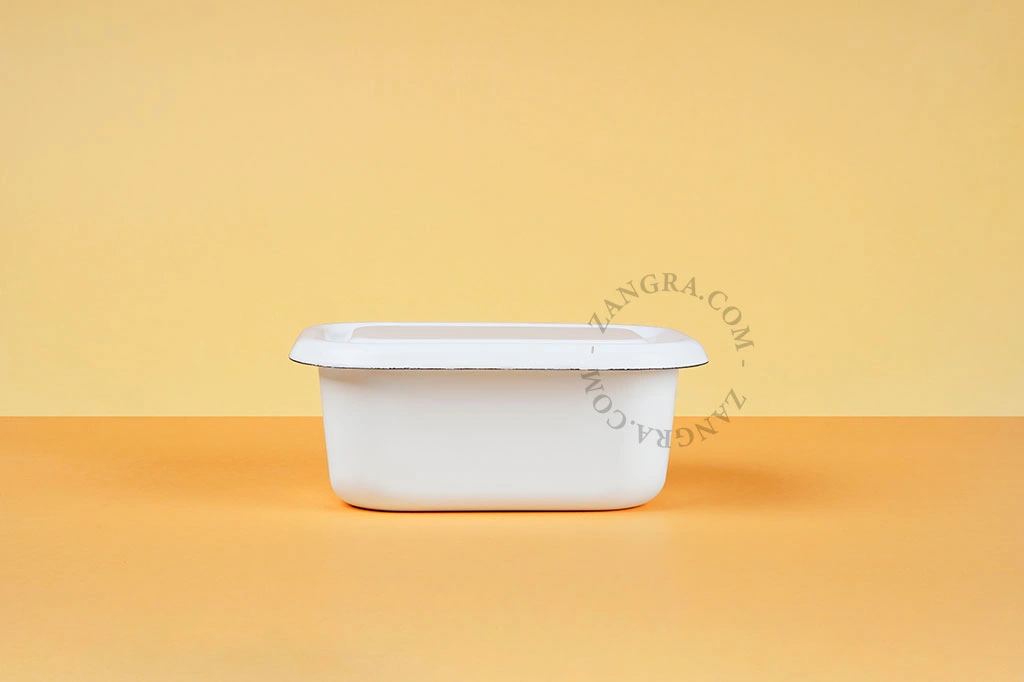 białe naczynie emaliowane do pieczenia - 18cm
