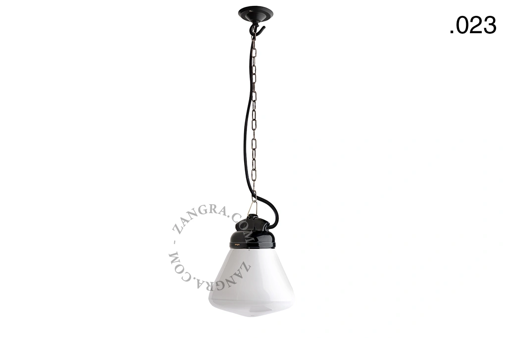 lampada a sospensione in porcellana nera per esterni o per bagno - paralume in vetro - IP54
