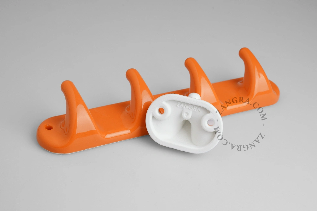 percha 4 ganchos de porcelana naranja