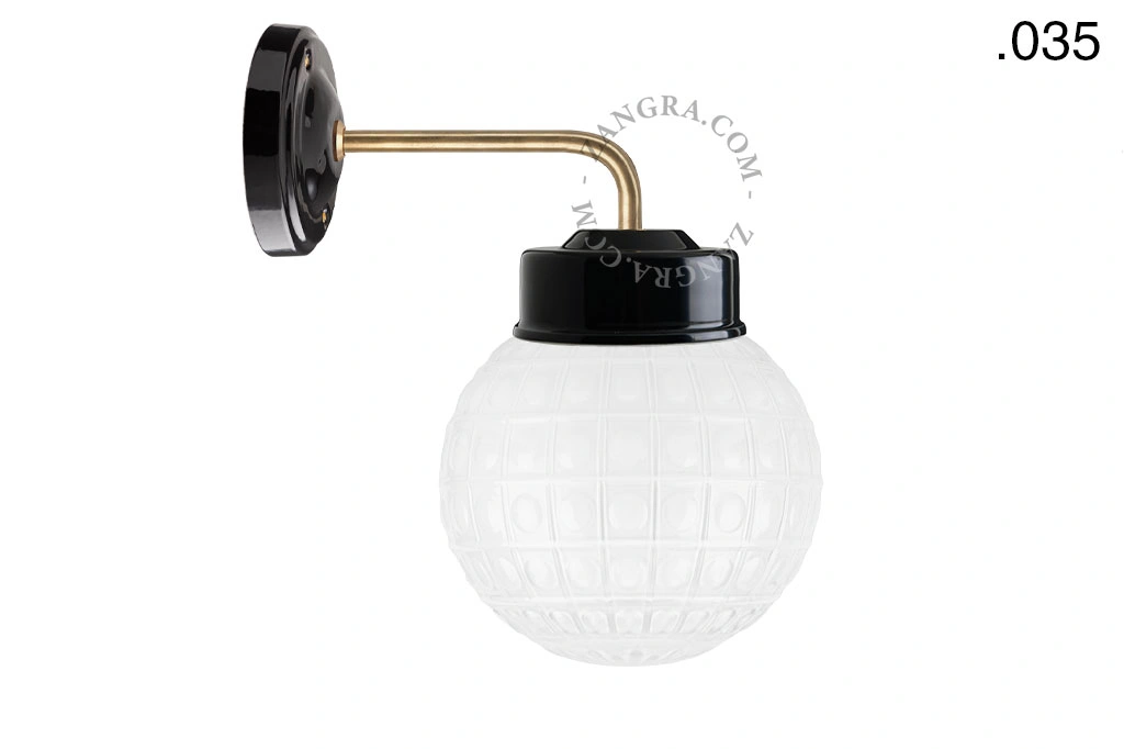applique en porcelaine noire avec globe en verre