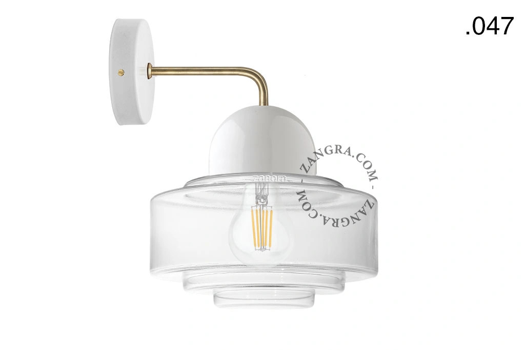 wandlamp van porselein en glas