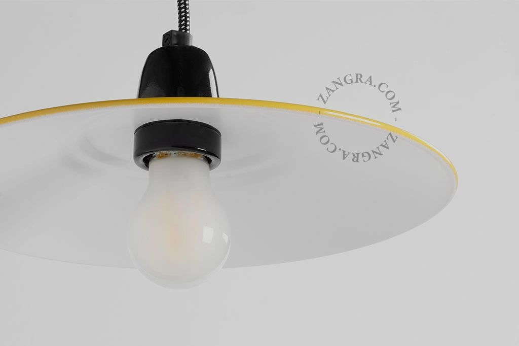 gul emaljeret pendellampe - Ø 28 cm