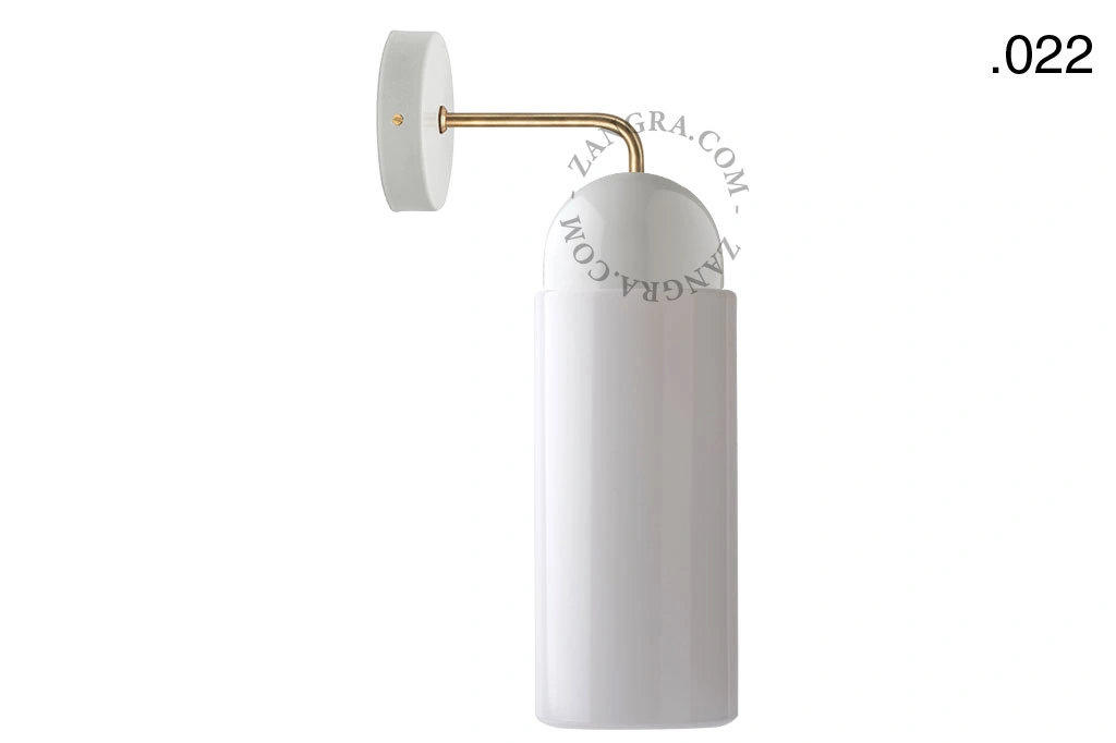 wandlamp van porselein en glas
