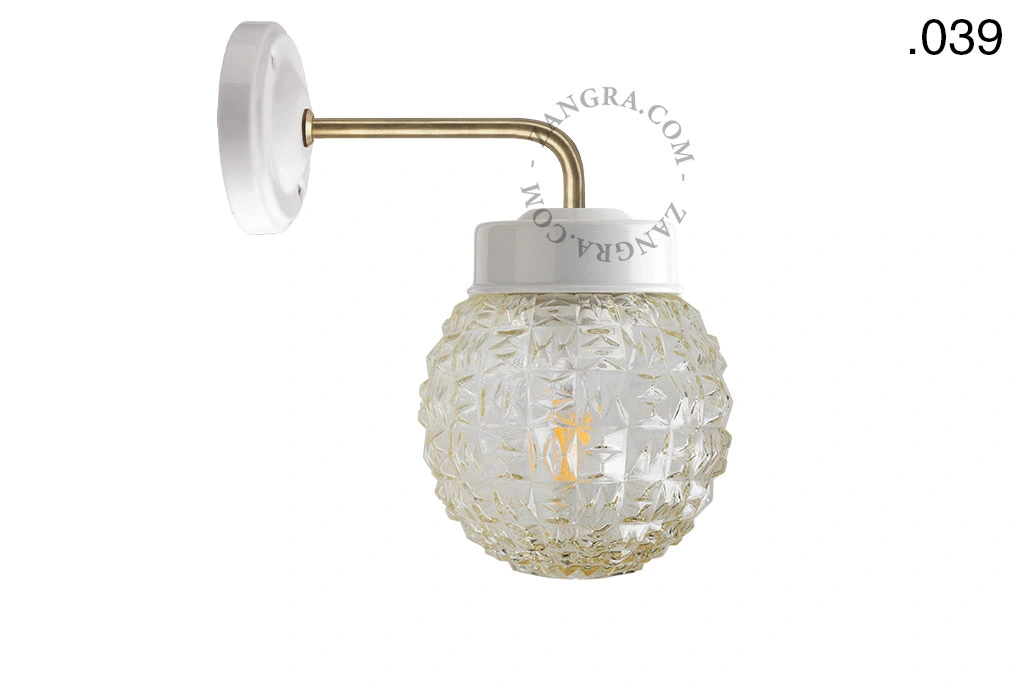 aplique en porcelana blanca y latón - pantalla de vidrio