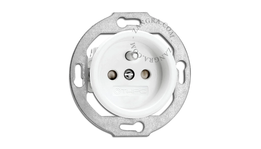 white bakelite socket - type E