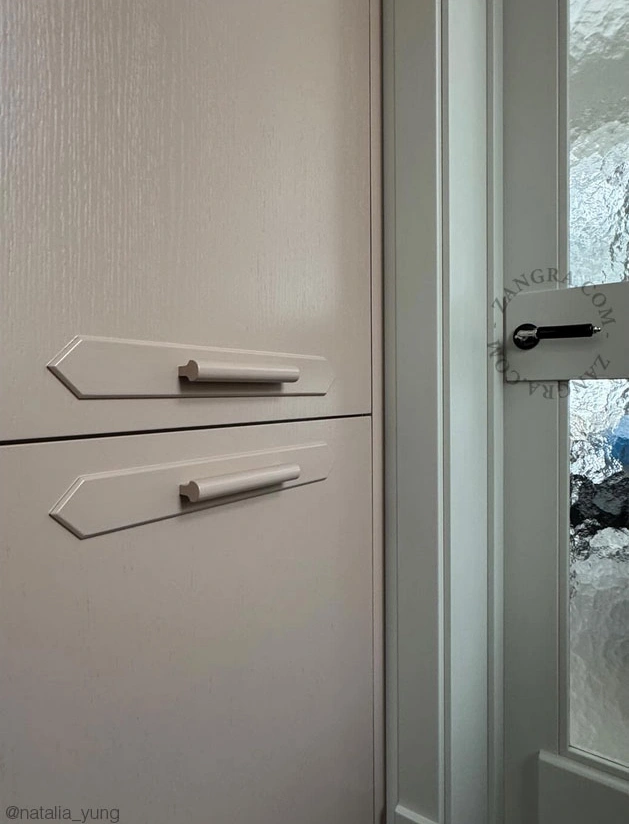black porcelain double door handle