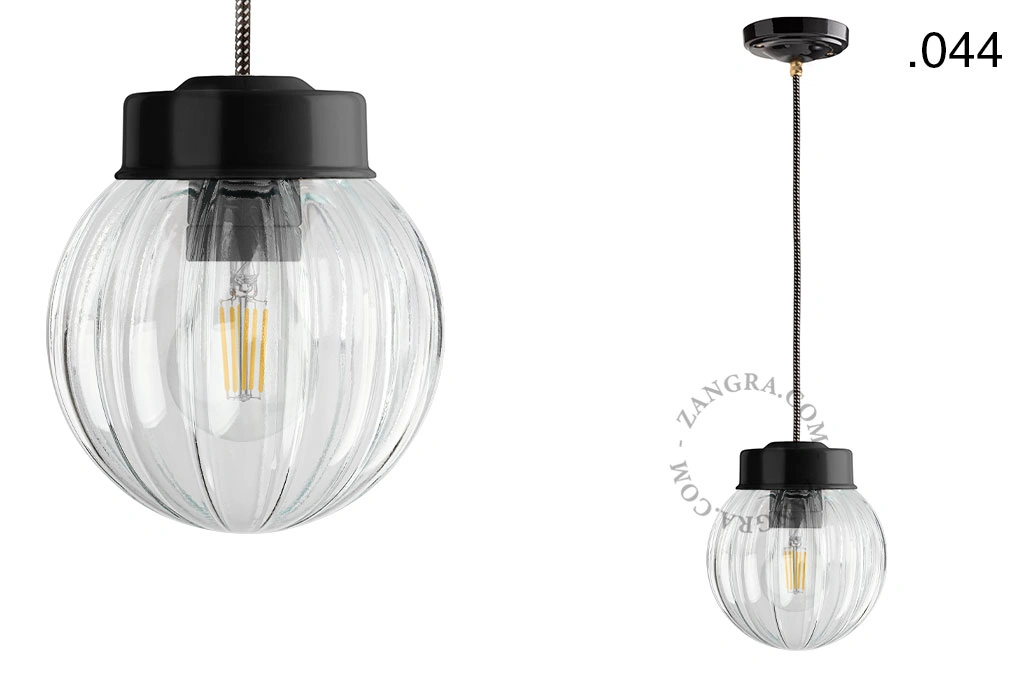 czarna lampa wisząca porcelana ze szklanym kloszem