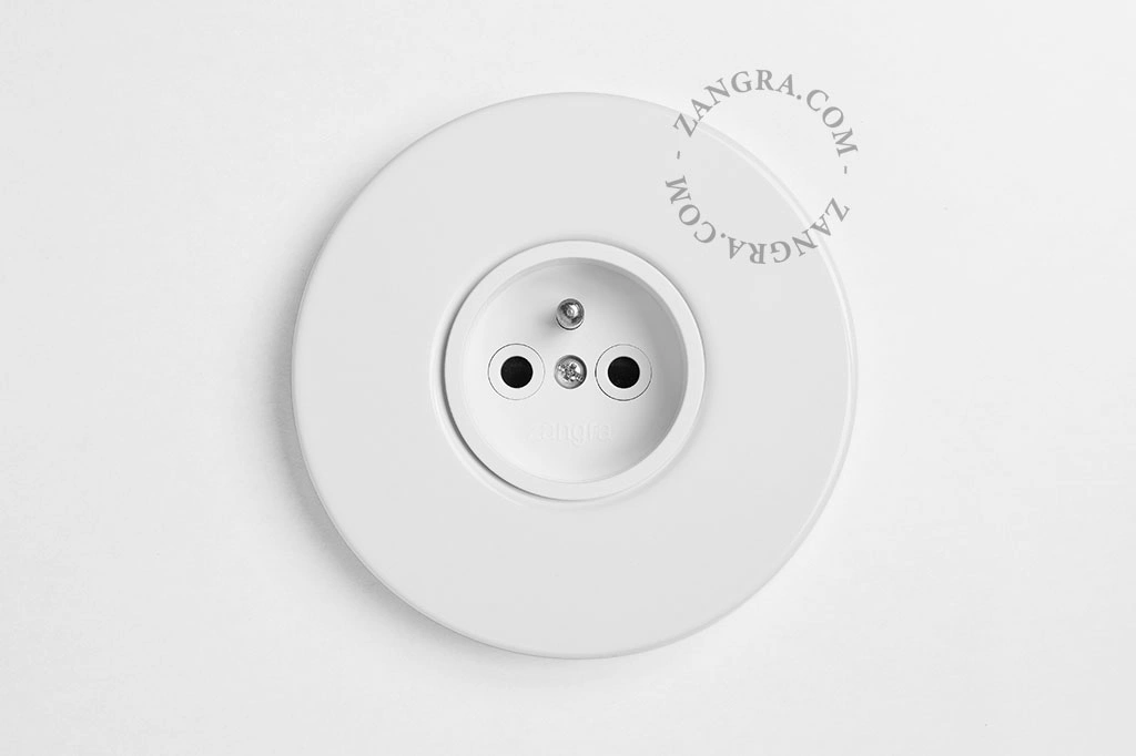 wit inbouw stopcontact in metaal