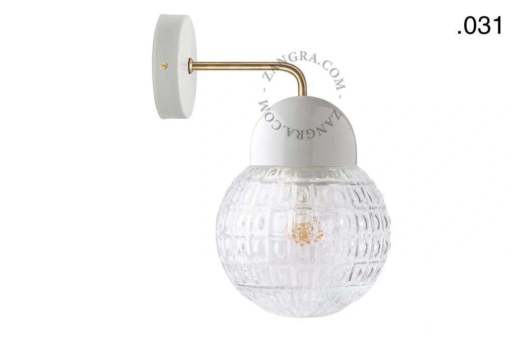 wandlamp van porselein en glas