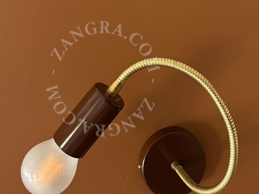 aplique o plafón marrón con brazo flexible