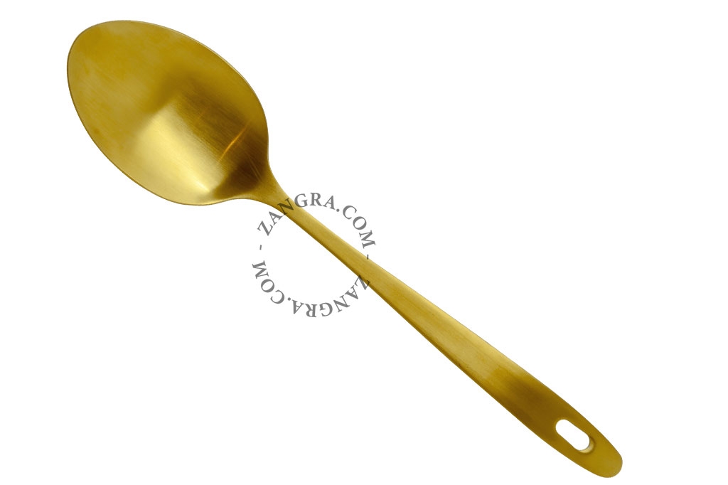 cuchara de servir dorada
