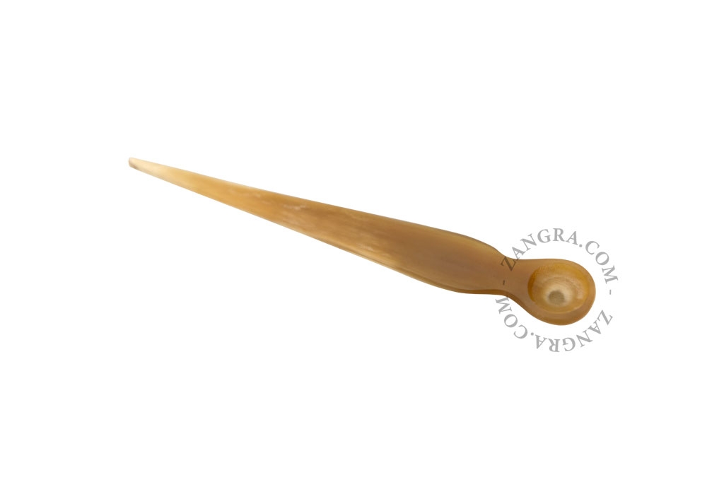 petite cuillère en corne