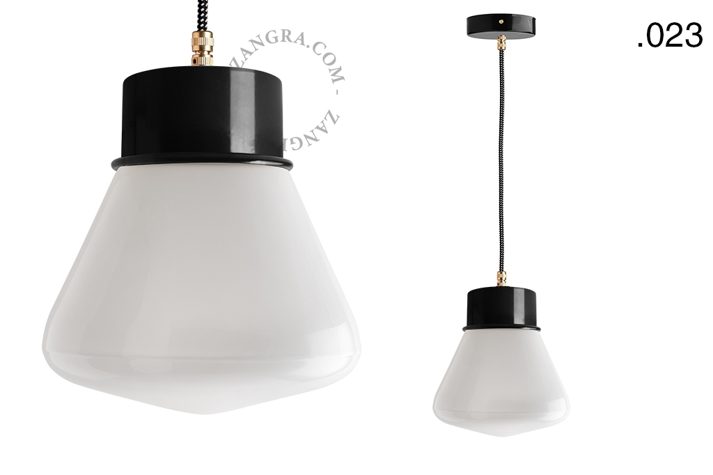 czarna lampa wisząca - szklany klosz - oprawka Ø 10 cm