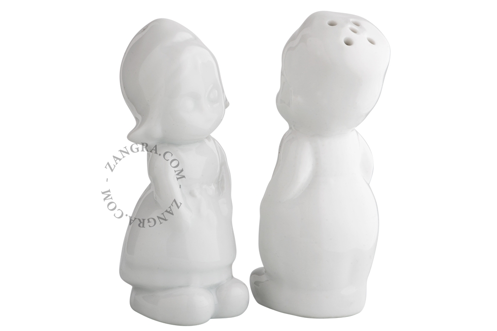 juego de salero y pimentero de porcelana