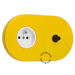 yellow flush mount socket & switch – black push-button