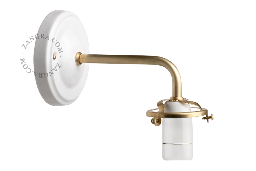 lampa ścienna z kloszem ze szkła opalowego