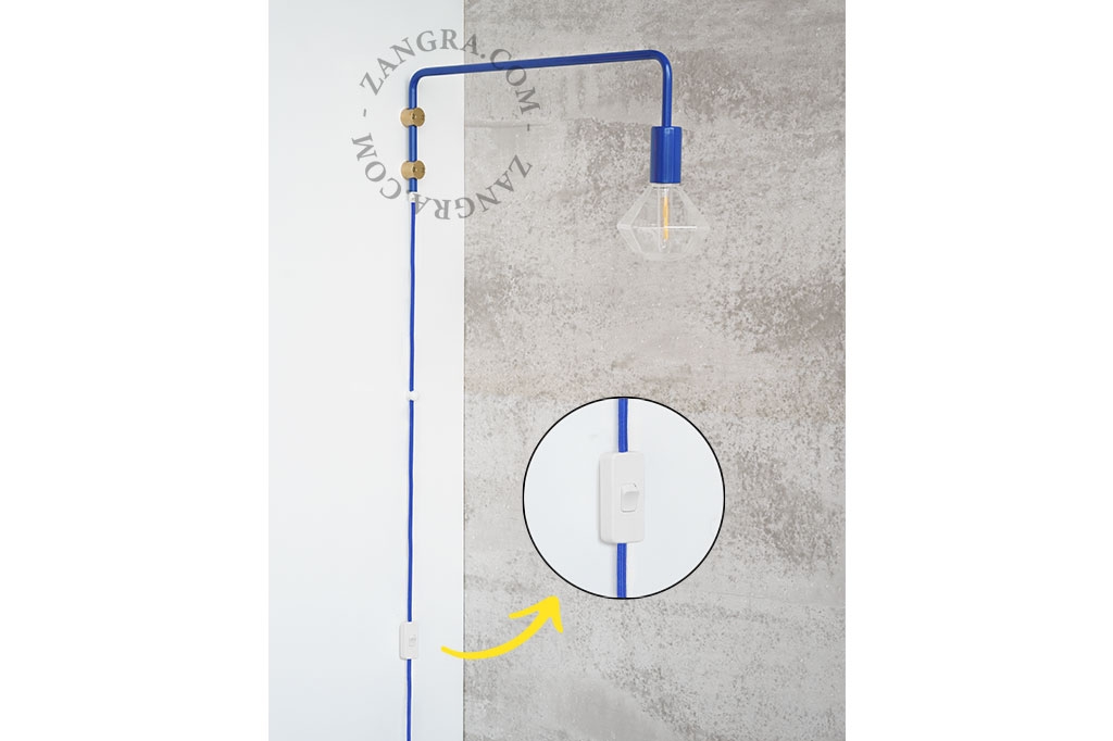 Wandleuchte mit Schwenkarm - blau