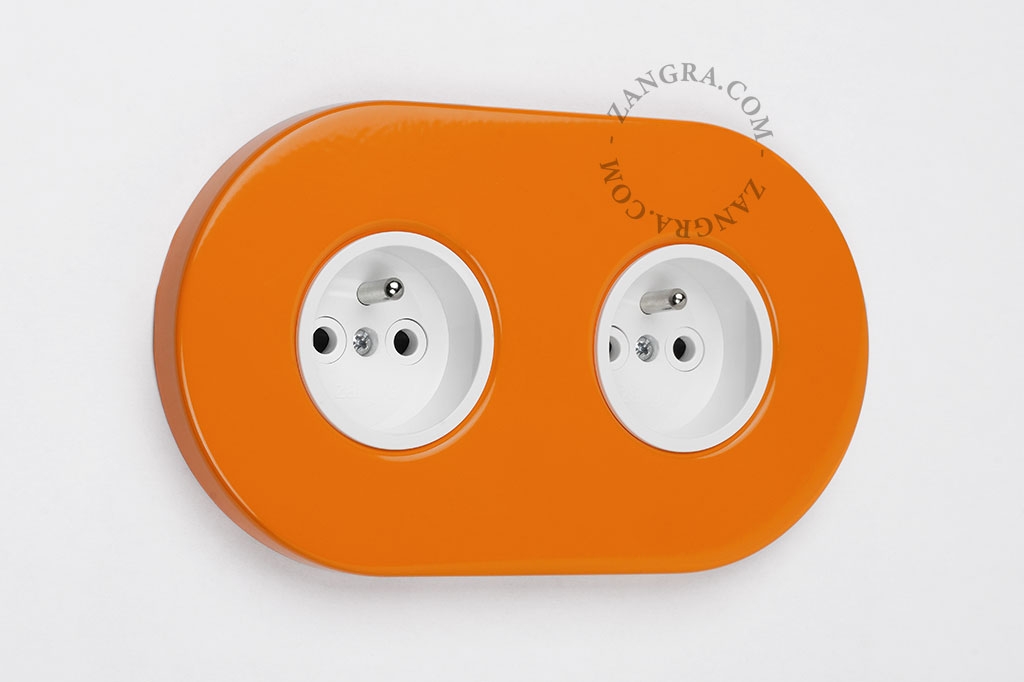 oranje dubbel stopcontact