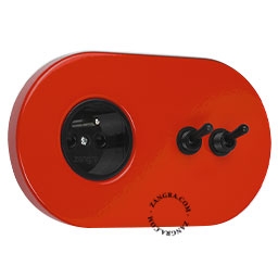 enchufe rojo e interruptor simple o conmutado - 2 palancas negras
