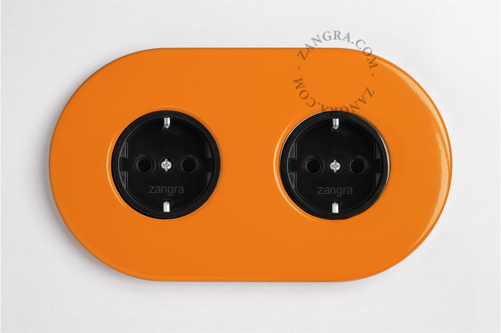 oranje dubbel stopcontact