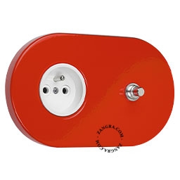 Steckdose mit Druckschalter – rot/vernickelt