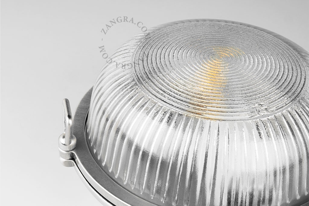 skottlampa i förnicklad mässing för utomhusbruk med prismatiskt glas - Ø 20 cm - IP64