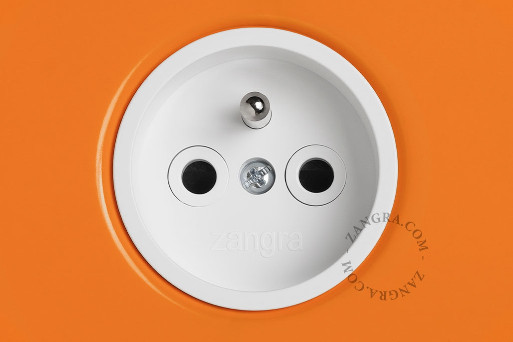 orange stikkontakt