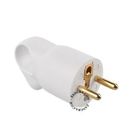 weißer Typ-E-Stecker