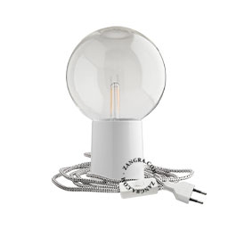 porcelanowa lampka nocna lub stołowa