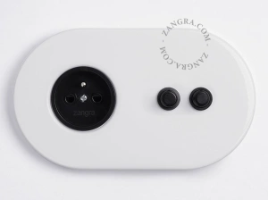 zwart stopcontact - type E