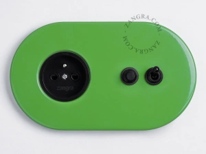 black outlet - type E