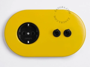 black outlet - type F