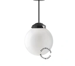 plafonnier Schoolhouse noir avec globe en verre soufflé