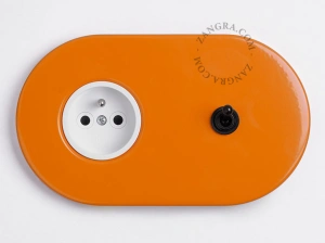 hvid stikkontakt - type E