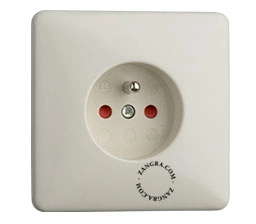 prise en bakélite beige - type E