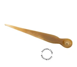 petite cuillère en corne