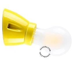 porcelanowa lampa ścienna żółta