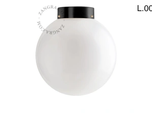 lampa z mosiądzu ze szklanym kloszem