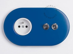 hvid stikkontakt - type E